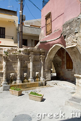 фонтан Римонди в Ретимно
