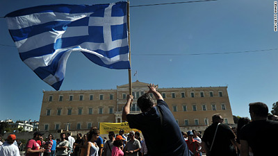 Греческий парламент принял сводный закон, являющийся условием для получения кредита