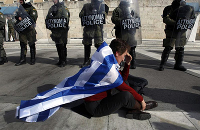 Суд Греции счел законным ограничение минимальной численности митингов