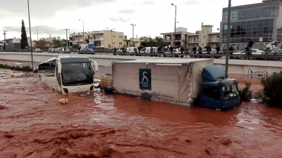 В Греции число жертв наводнения достигло 16 человек