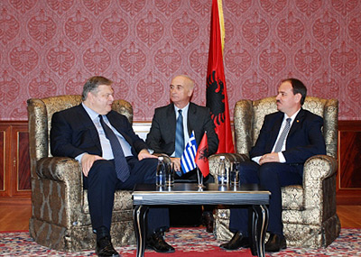 Греция готова укрепить сотрудничество с Албанией