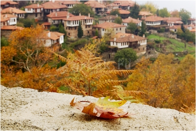 Куда поехать осенью в Греции: 4 варианта устроить себе праздник в октябре