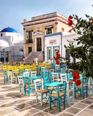Зоны для вакцинированных откроются в ресторанах и центрах развлечений в Греции