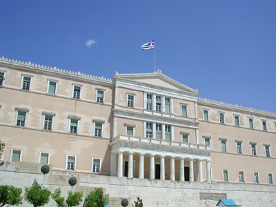 Присутствие на одном заседании парламентского комитета одного парламентария обойдется Греции в 289 евро