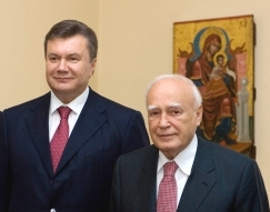 Каролос Папульяс принял в воскресенье в Афинах Виктора Януковича