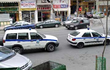 Около 70 человек задержаны после нападения на полицию в центре Афин