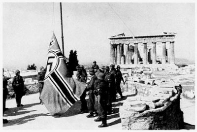 Сантас, сорвавший нацистский флаг с Акрополя, похоронен в Афинах