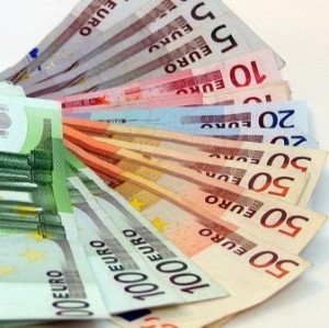 Греция хочет участвовать в консультациях о кредитах