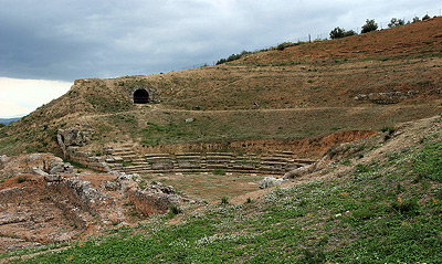 Греческие археологи начинают раскопки древнего театра в Сикионе