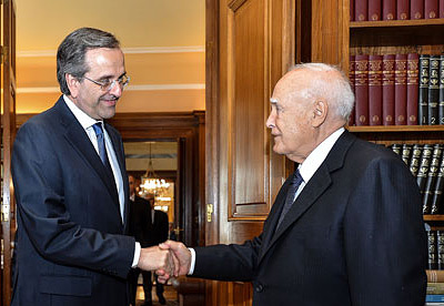 Премьер Греции попросил президента распустить парламент и назначить выборы на 25 января