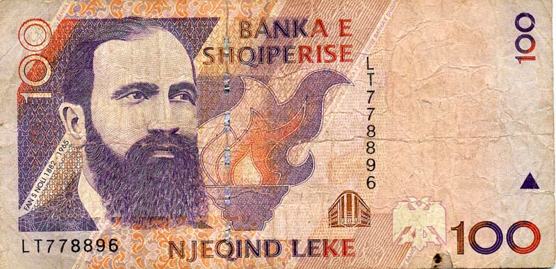 Граждане Албании хранят в греческих банках около 2 миллиардов евро
