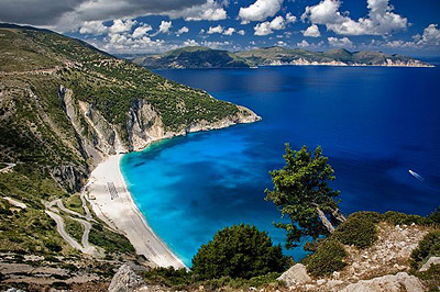 Греция ждет в этом году по меньшей мере 17 млн иностранных туристов