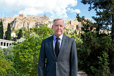 Посол США в Греции досрочно покинет Афины "из-за неудовлетворительной активности"