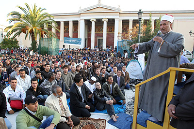 Правительство Греции на период рамадана предлагает мусульманам для молитвы стадионы Афин