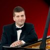 Греческий пианист Димитрис Згурос Греческий пианист Димитрис Згурос