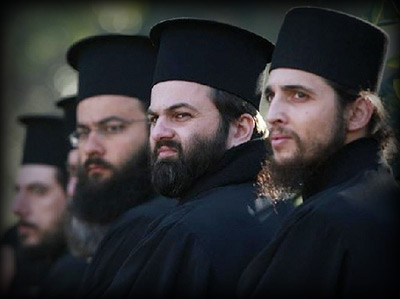 Греческие священники арестованы за махинации с бюджетными средствами