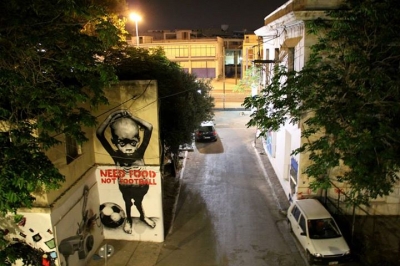 Европейские уличные художники отвлекли греков от кризиса