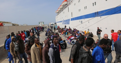 Греческая полиция отправляет первых 135 мигрантов в Турцию в рамках соглашения с ЕС