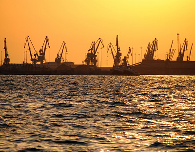 Власти Греции объявили тендер по приватизации порта в Салониках
