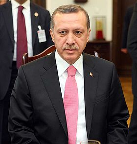Турецкий премьер обещает Греции "солидарность" 