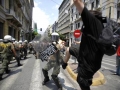 В центре Афин произошли столкновения между полицией и демонстрантами