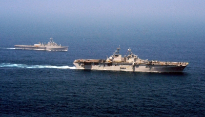Два американских десантных корабля прибыли на военную базу в Греции