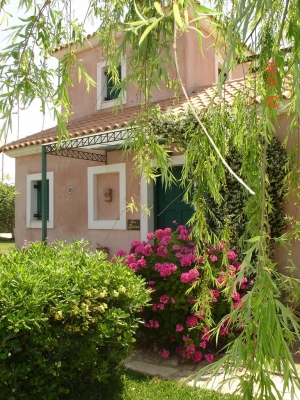    : MONAMBELES VILLAS  - 